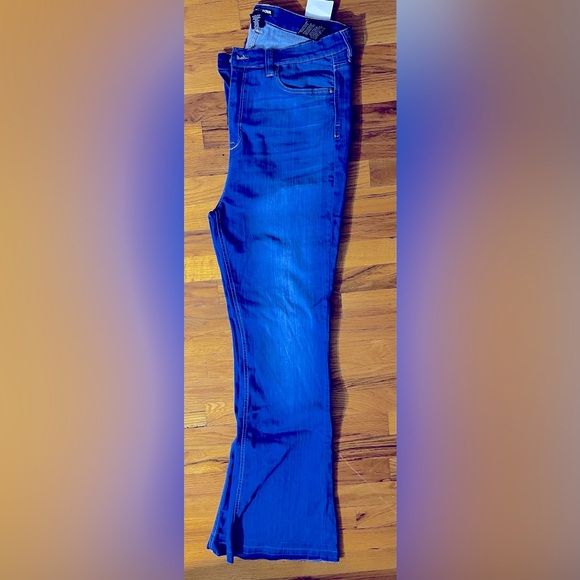 Fashion Nova flare jeans size 16. - Picture 1 of 3